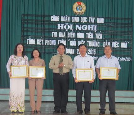 Công đoàn ngành Giáo dục: Tổng kết phong trào thi đua điển hình tiên tiến và “Giỏi việc trường – Đảm việc nhà” 